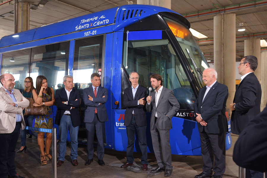 El presidente de Metrotenerife realiza declaraciones en un acto interno celebrado en nuestras cocheras. 